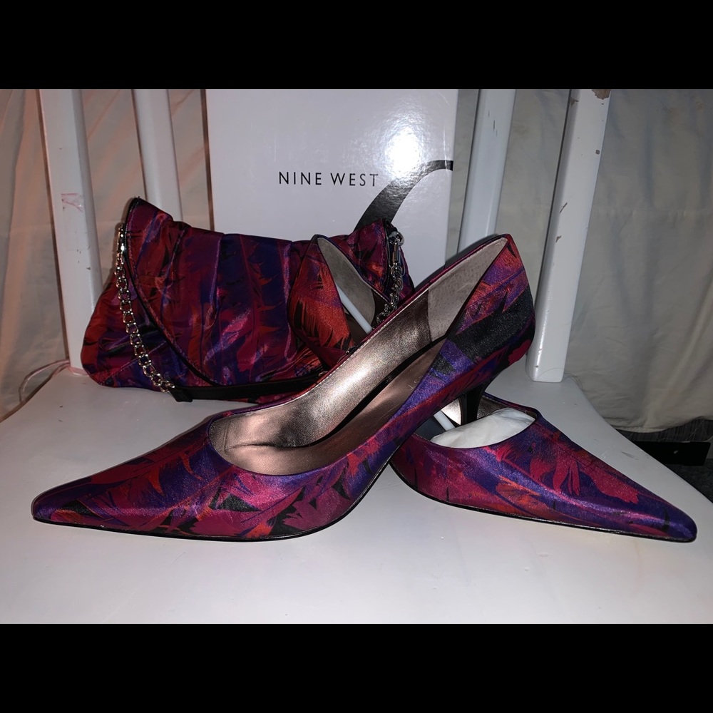 Vintage Nine West 8.5 m kitten heals & purse.